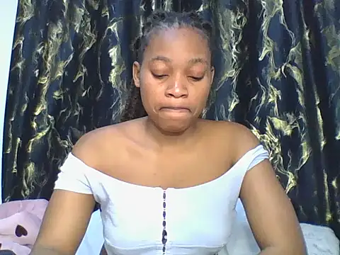 Snapshot of _Becky002 chatting on 11.16.25 Becky002 online show from 11.16.25