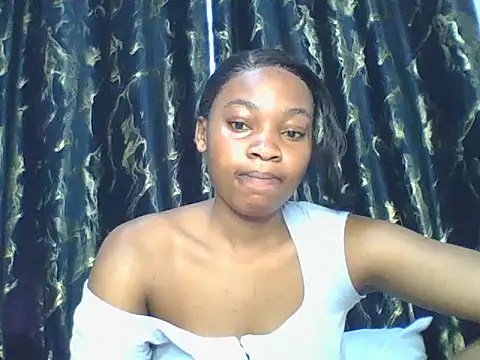 Snapshot of _Becky002 chatting on 11.24.25 Becky002 online show from 11.24.25