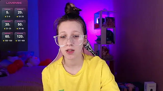 ur kitty   online show from 03.04.25