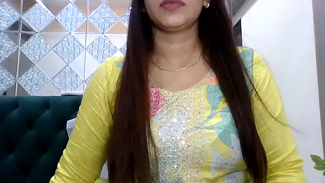 Snapshot of sparkling_queen chatting on 10.03.25 sparkling queen online show from 10.03.25