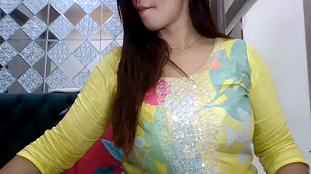 Snapshot of sparkling_queen chatting on 11.05.25 sparkling queen online show from 11.05.25