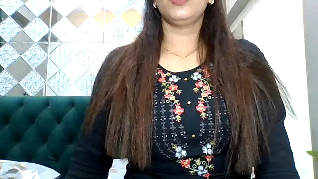 Snapshot of sparkling_queen chatting on 11.23.25 sparkling queen online show from 11.23.25