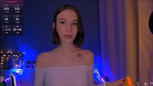 ellaamber online show from 01.03.25