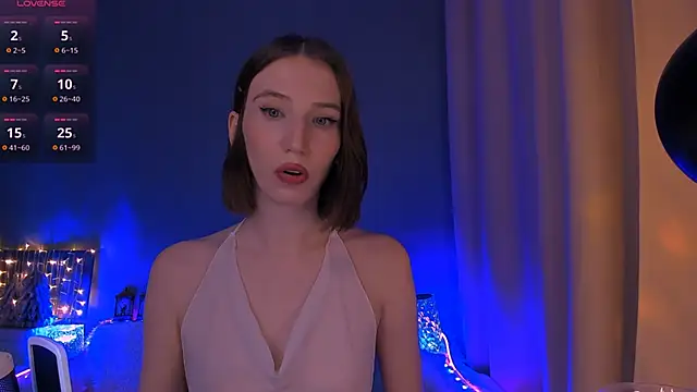 ellaamber online show from 01.05.25