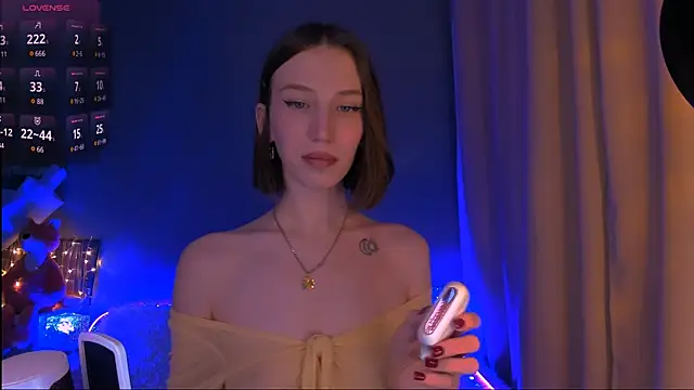 ellaamber online show from 03.10.25