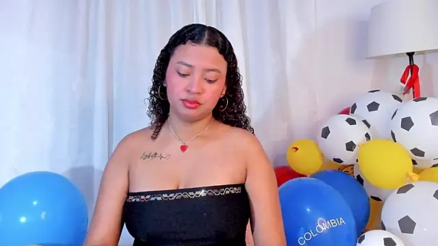 Snapshot of JessyZoe chatting on 06.24.26 JessyZoe online show from 06.24.26