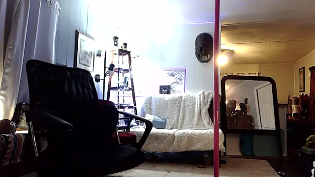 Genevieve143 online show from 02.20.26