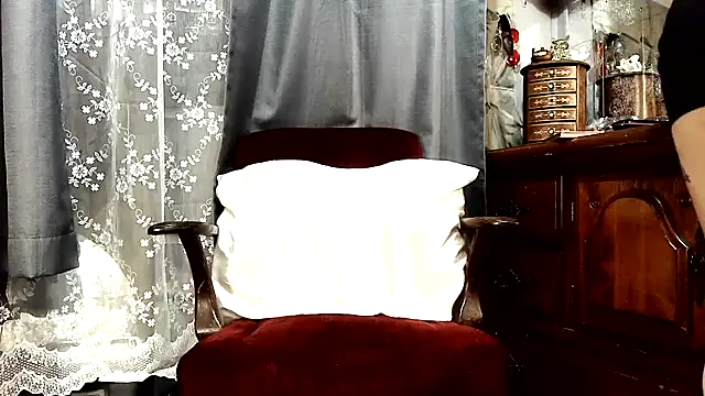 Genevieve143 online show from 04.07.26