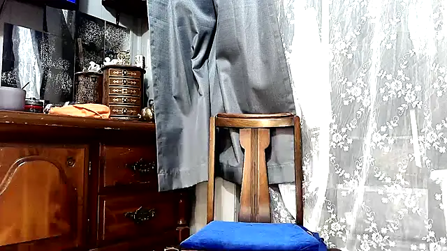 Genevieve143 online show from 04.17.26