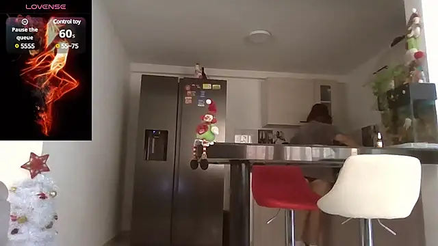 Snapshot of saramartinez1000 chatting on 12.27.24 saramartinez1000 online show from 12.27.24