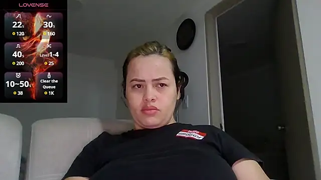 Snapshot of saramartinez1000 chatting on 12.28.24 saramartinez1000 online show from 12.28.24