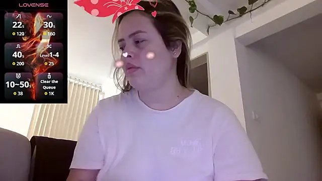 Snapshot of saramartinez1000 chatting on 09.14.25 saramartinez1000 online show from 09.14.25