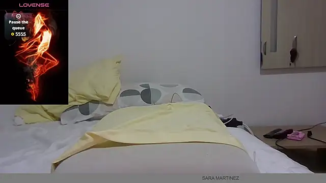 Snapshot of saramartinez1000 chatting on 10.30.25 saramartinez1000 online show from 10.30.25