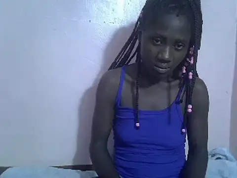 Snapshot of Petite_rider chatting on 02.07.25 Petite rider online show from 02.07.25