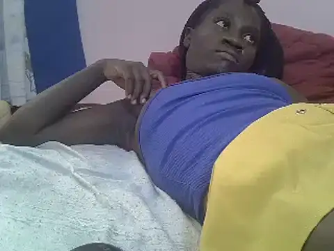 Snapshot of Petite_rider chatting on 02.08.25 Petite rider online show from 02.08.25