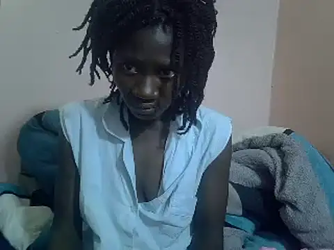 Snapshot of Petite_rider chatting on 03.17.25 Petite rider online show from 03.17.25