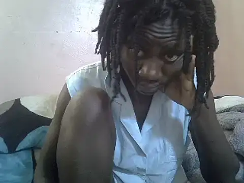 Snapshot of Petite_rider chatting on 03.17.25 Petite rider online show from 03.17.25