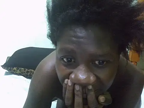 Snapshot of Petite_rider chatting on 09.11.25 Petite rider online show from 09.11.25