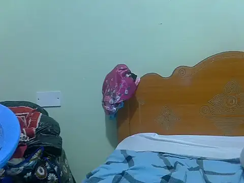 Snapshot of Petite_rider chatting on 10.19.25 Petite rider online show from 10.19.25