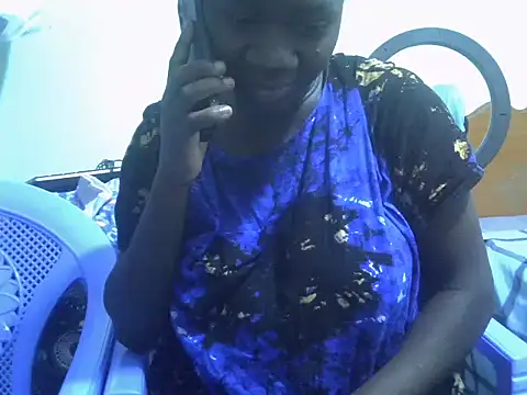 Snapshot of Petite_rider chatting on 10.30.25 Petite rider online show from 10.30.25