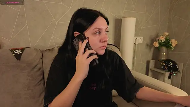 Snapshot of Kvetachka chatting on 10.25.25 Kvetachka online show from 10.25.25