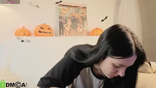 Snapshot of Kvetachka chatting on 10.30.25 Kvetachka online show from 10.30.25