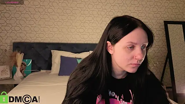 Snapshot of Kvetachka chatting on 11.16.25 Kvetachka online show from 11.16.25