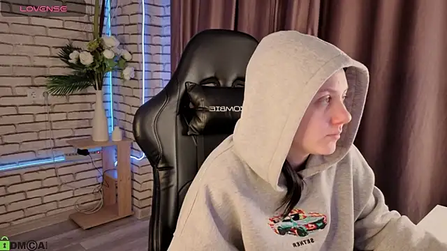 Snapshot of Kvetachka chatting on 12.02.25 Kvetachka online show from 12.02.25