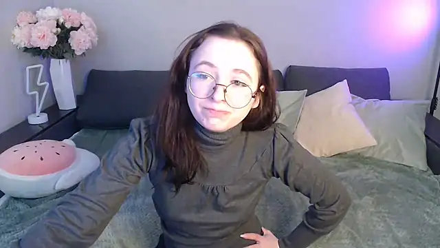 Mini Diva online show from 02.11.25