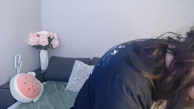 Mini Diva online show from 03.18.25