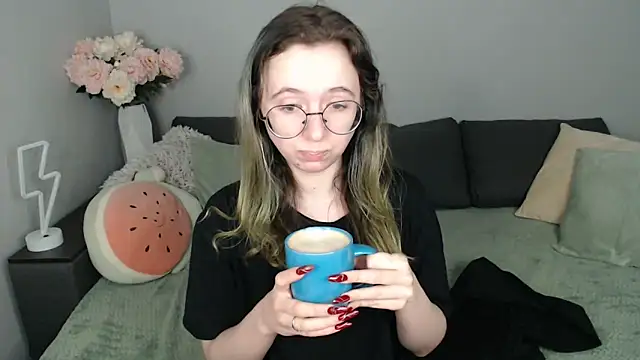 Mini Diva online show from 09.10.25