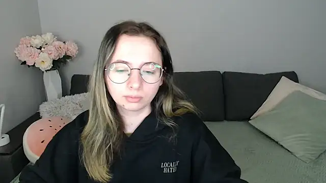 Mini Diva online show from 10.28.25