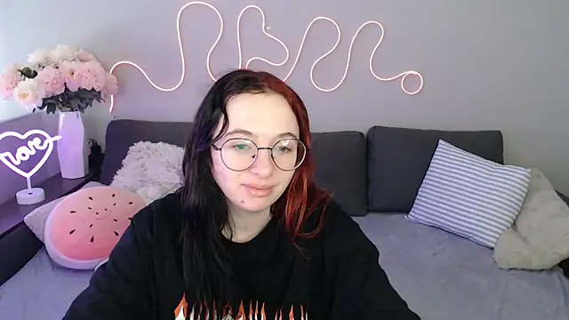 Mini Diva online show from 11.12.25