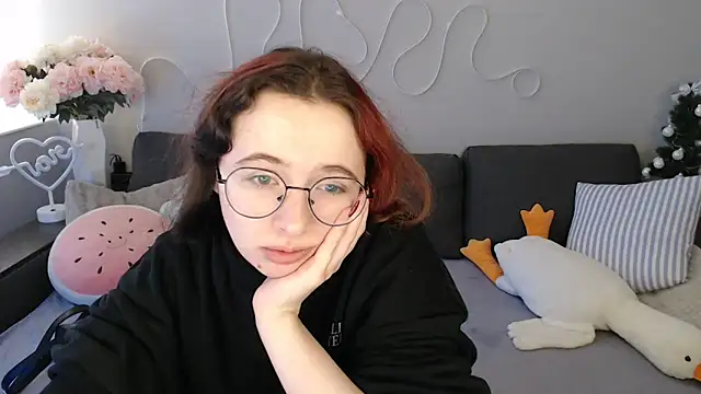 Mini Diva online show from 02.14.26