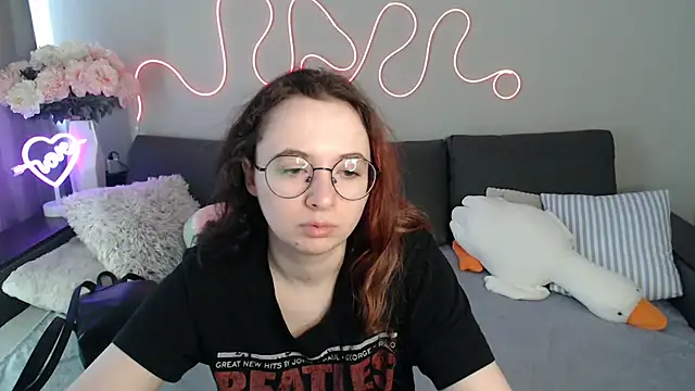 Mini Diva online show from 05.18.26