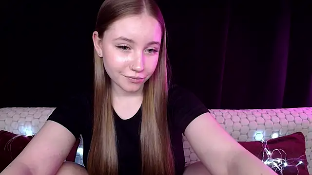 Snapshot of SindiWatsoon chatting on 12.12.24 SindiWatsoon online show from 12.12.24