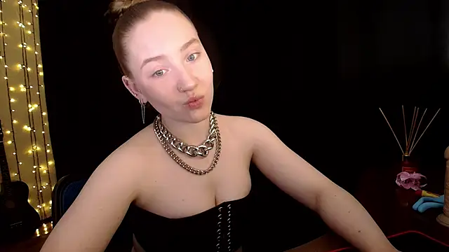 Snapshot of SindiWatsoon chatting on 05.19.26 SindiWatsoon online show from 05.19.26
