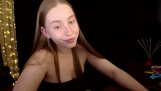 Snapshot of SindiWatsoon chatting on 06.18.26 SindiWatsoon online show from 06.18.26