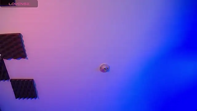 Snapshot of luly_pink chatting on 11.04.25 luly pink online show from 11.04.25