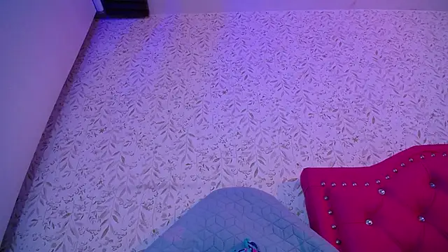 Snapshot of luly_pink chatting on 11.29.25 luly pink online show from 11.29.25