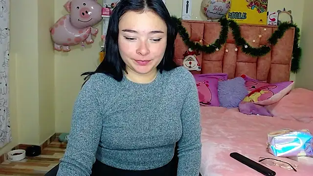 Snapshot of nahia__2 chatting on 12.27.24 nahia 2 online show from 12.27.24