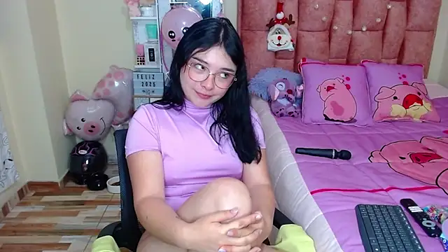 Snapshot of nahia__2 chatting on 01.08.25 nahia 2 online show from 01.08.25