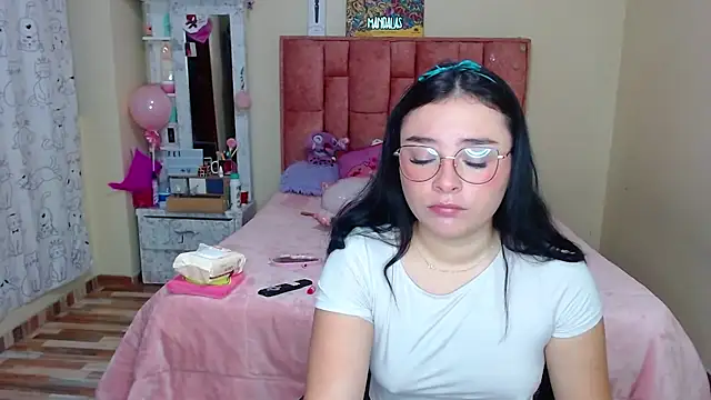 Snapshot of nahia__2 chatting on 03.13.25 nahia 2 online show from 03.13.25