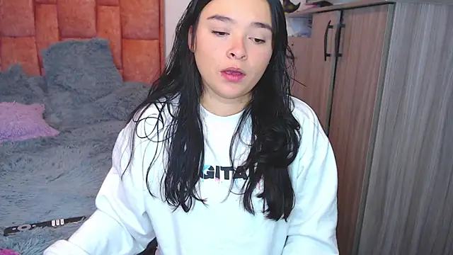 Snapshot of nahia__2 chatting on 11.24.25 nahia 2 online show from 11.24.25