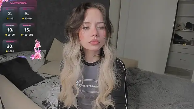 KellyBarton online show from 12.18.24