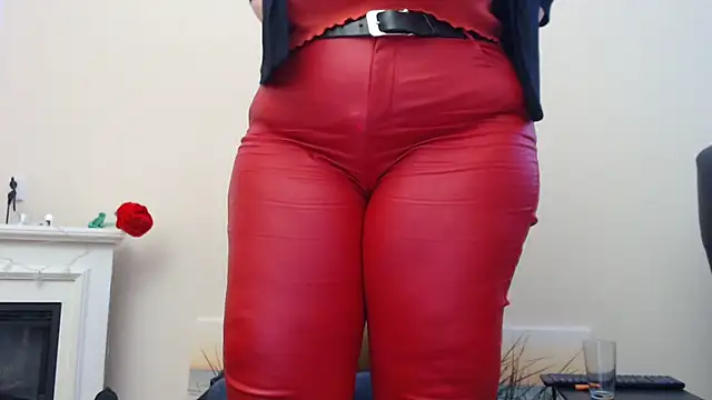 MilfGina online show from 02.12.25