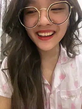 Krixxi22 online show from 03.17.25