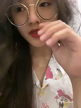 Krixxi22 online show from 03.21.25