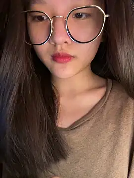 Krixxi22 online show from 10.26.25