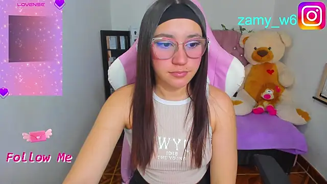 Snapshot of karla_cute01 chatting on 04.26.26 karla cute01 online show from 04.26.26